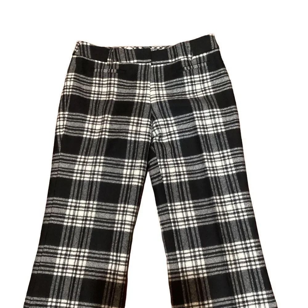 L.L. Bean black and cream plaid 100% Wool flare signature trousers size 10 - Picture 5 of 12